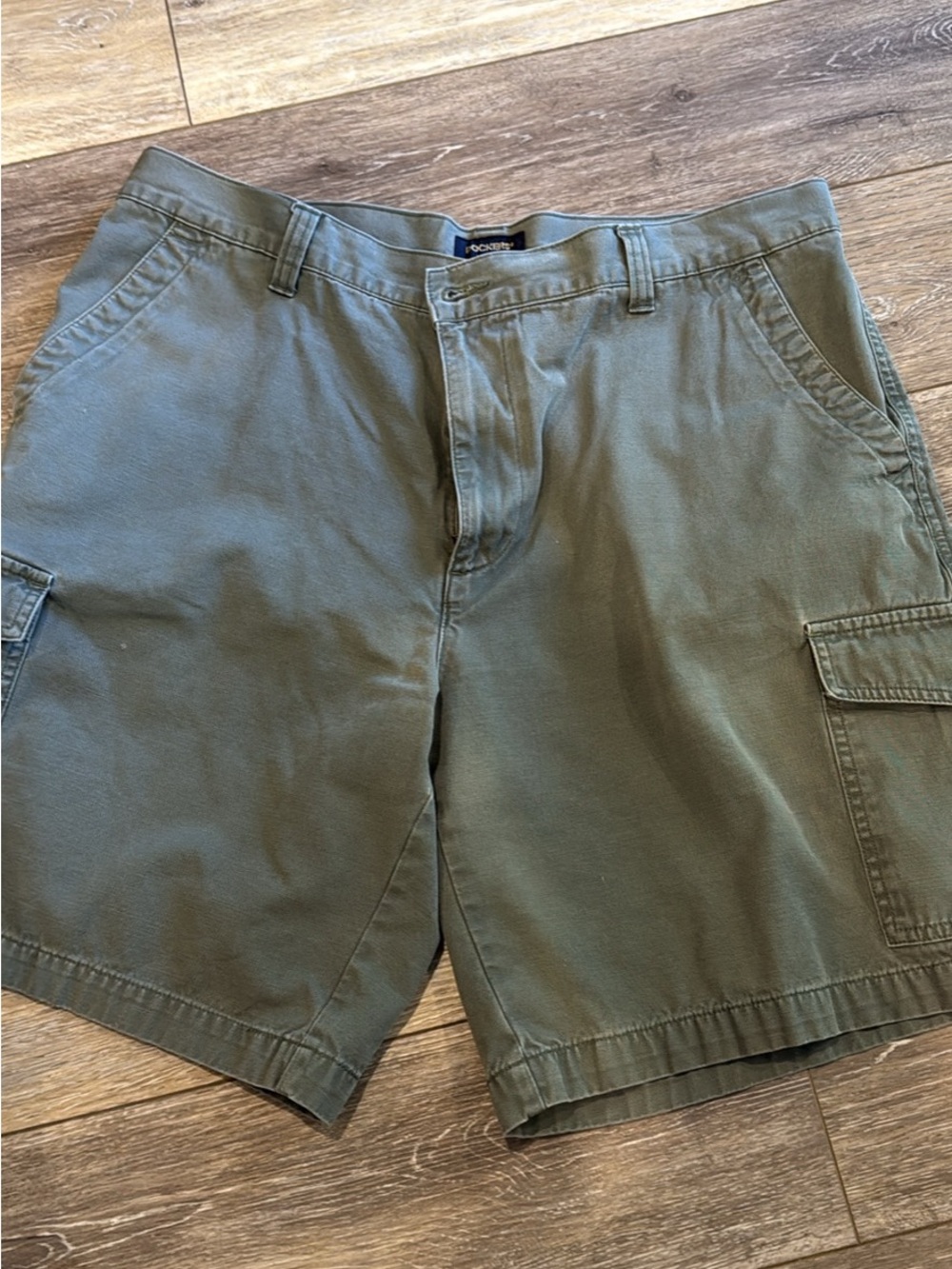 Dockers Men's Cargo Shorts in Olive